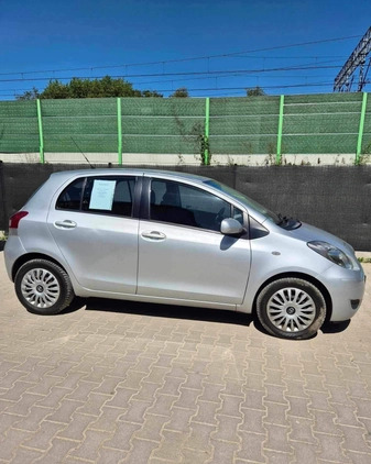 Toyota Yaris cena 22600 przebieg: 257220, rok produkcji 2011 z Poręba małe 37